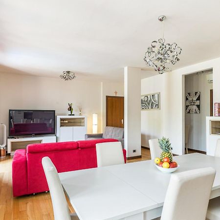 סירמיונה Arcave Luxury Apartment מראה חיצוני תמונה