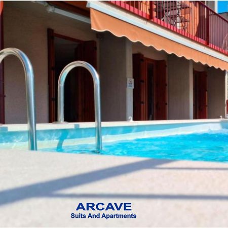 סירמיונה Arcave Luxury Apartment מראה חיצוני תמונה