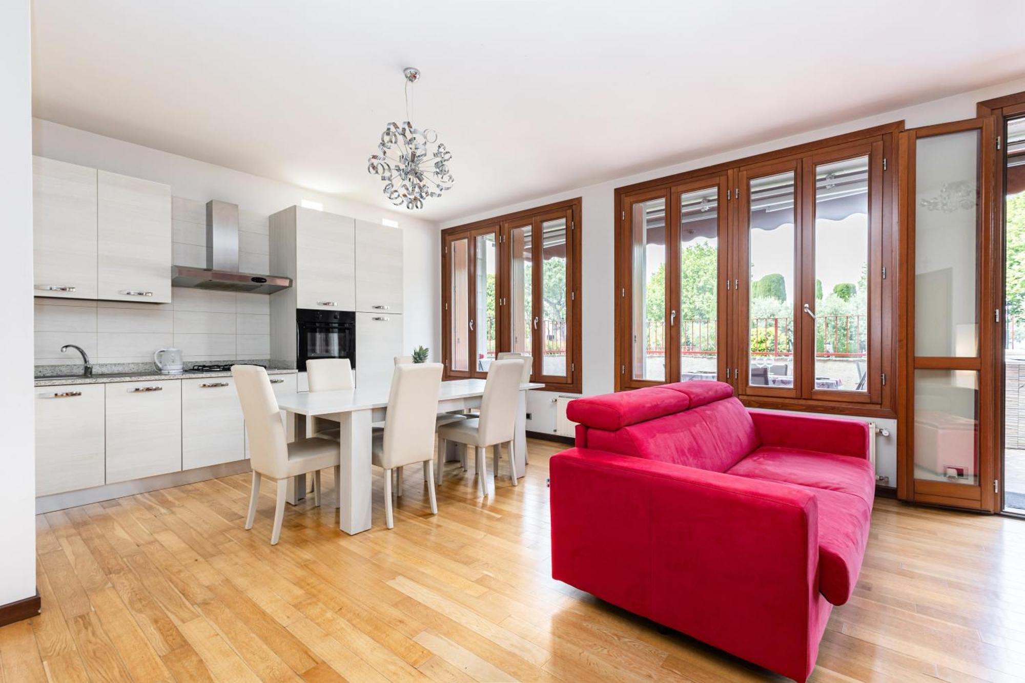 סירמיונה Arcave Luxury Apartment מראה חיצוני תמונה
